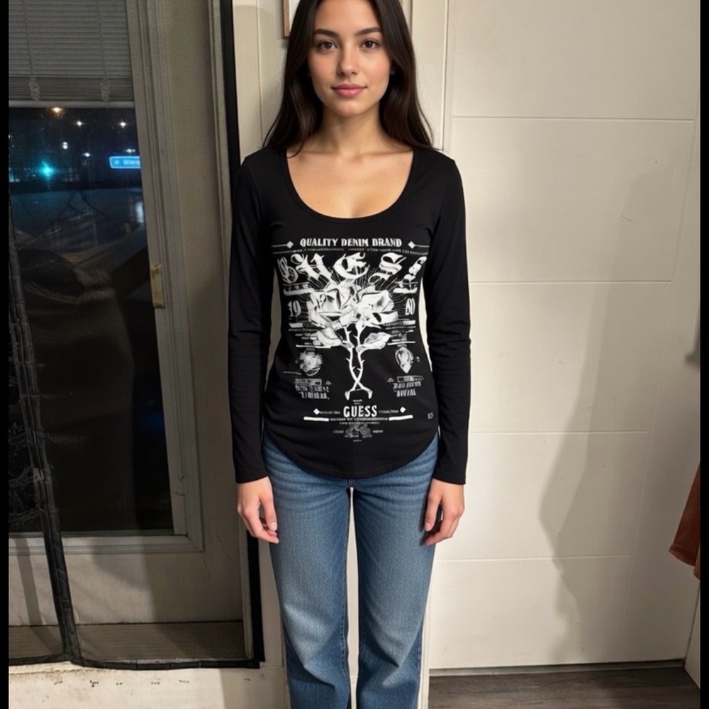 GUESS Black and White Graphic Long Sleeve Tee